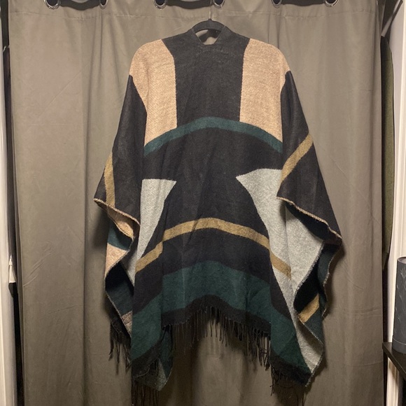 Vero Moda Poncho - Picture 3 of 3